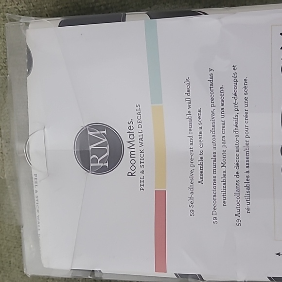 NEW RoomMates Peel & Stick Tree Wall Decals Removable Reusable No Residue - Picture 5 of 8